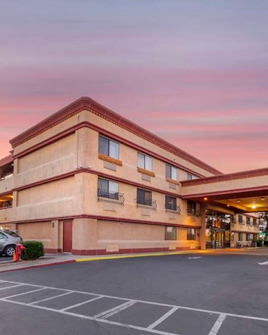 Best Western Plus Orchid Hotel & Suites