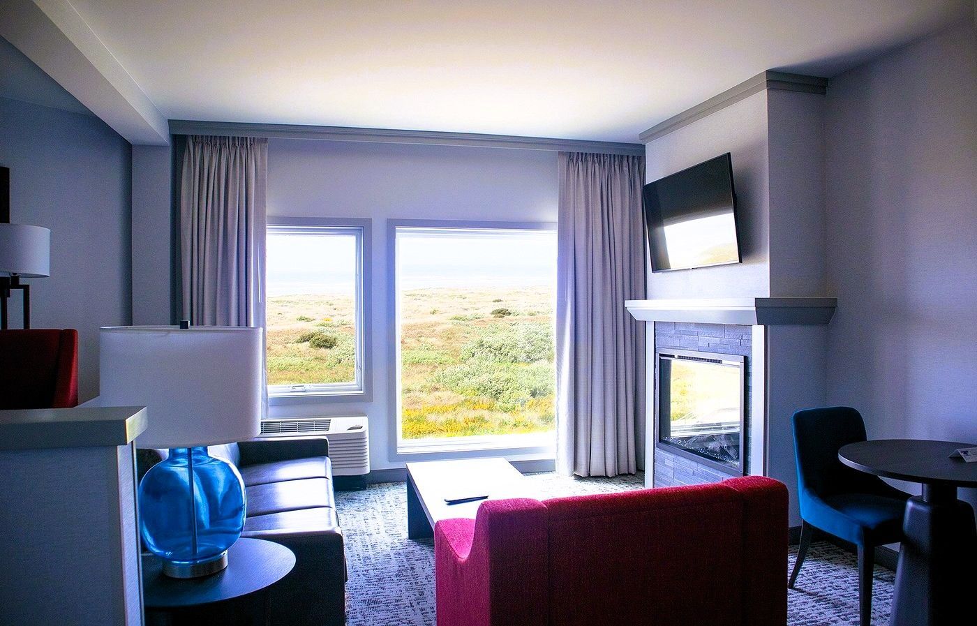 Photo of Quinault Beach Resort and Casino - Newly remodeled, smoke-free rooms with fireplace and couches