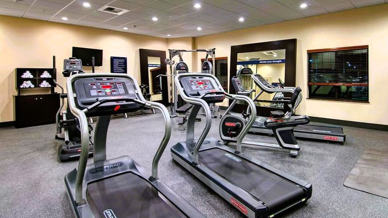 Hampton Inn & Suites Astoria - Fitness Center