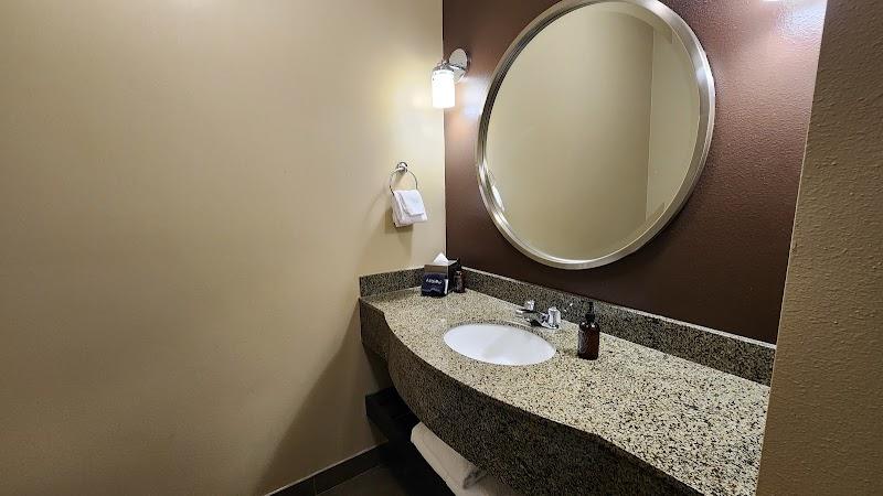 Photo of Oxford Suites Silverdale