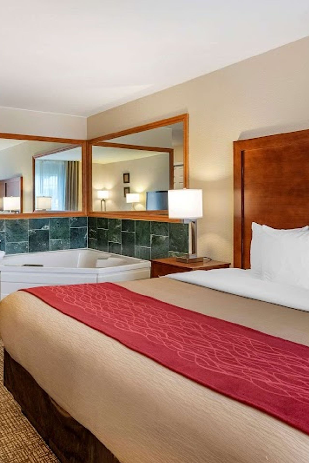 Photo of Comfort Inn & Suites
