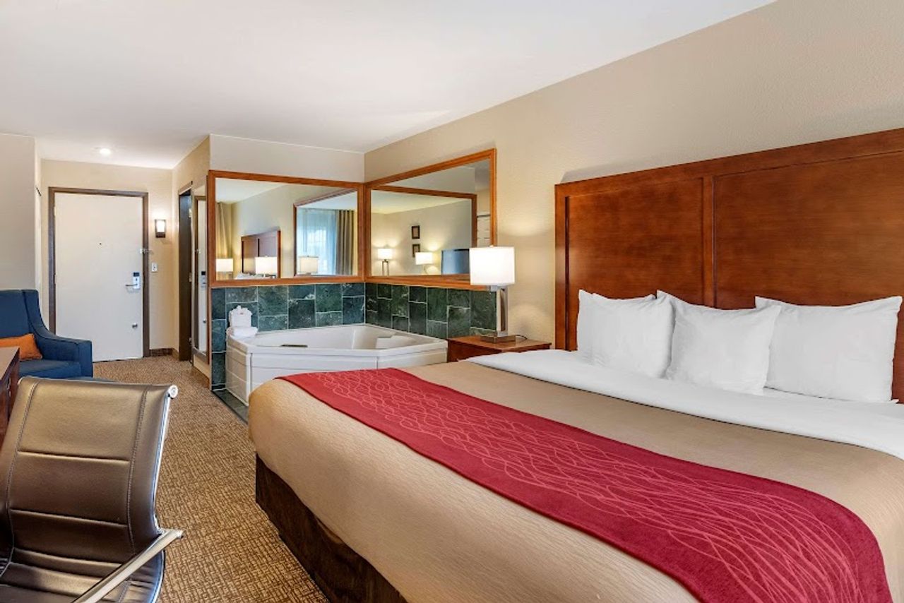 Photo of Comfort Inn & Suites