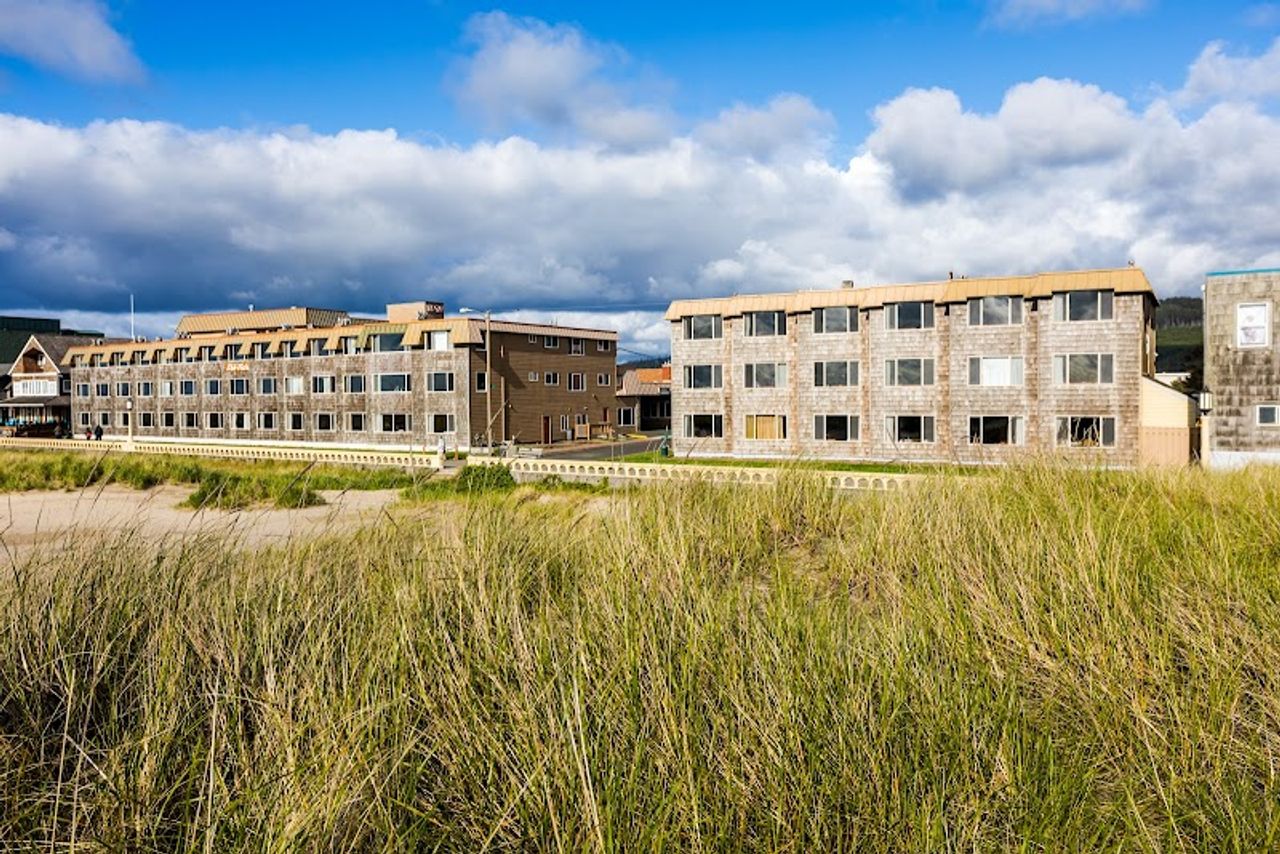 Photo of Ebb Tide Oceanfront Inn