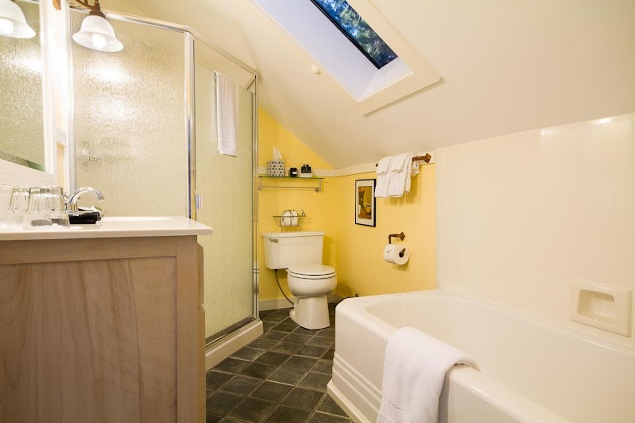 Photo of Oak Hill Bed & Breakfast