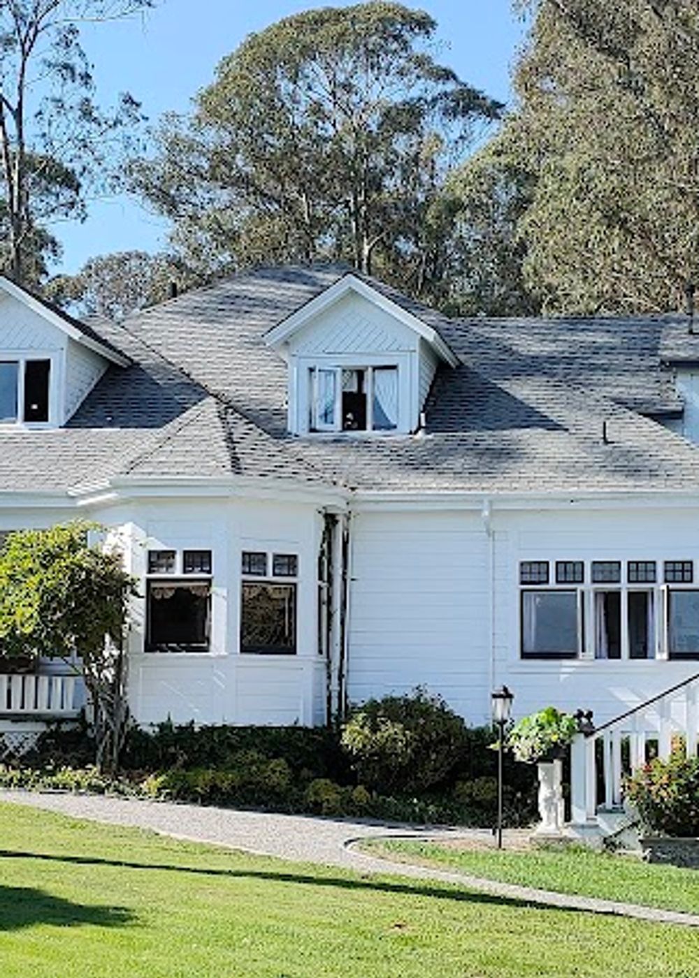 Monarch Cove Inn