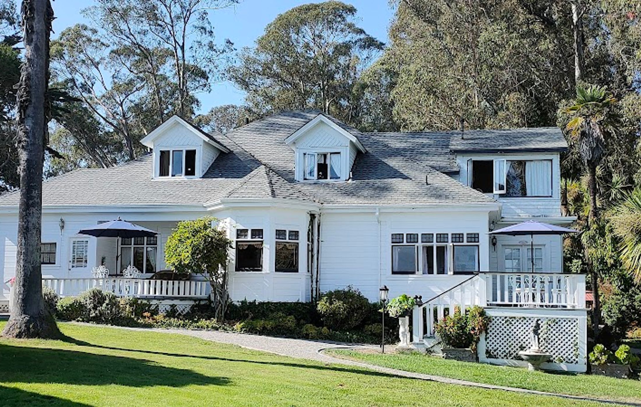Monarch Cove Inn