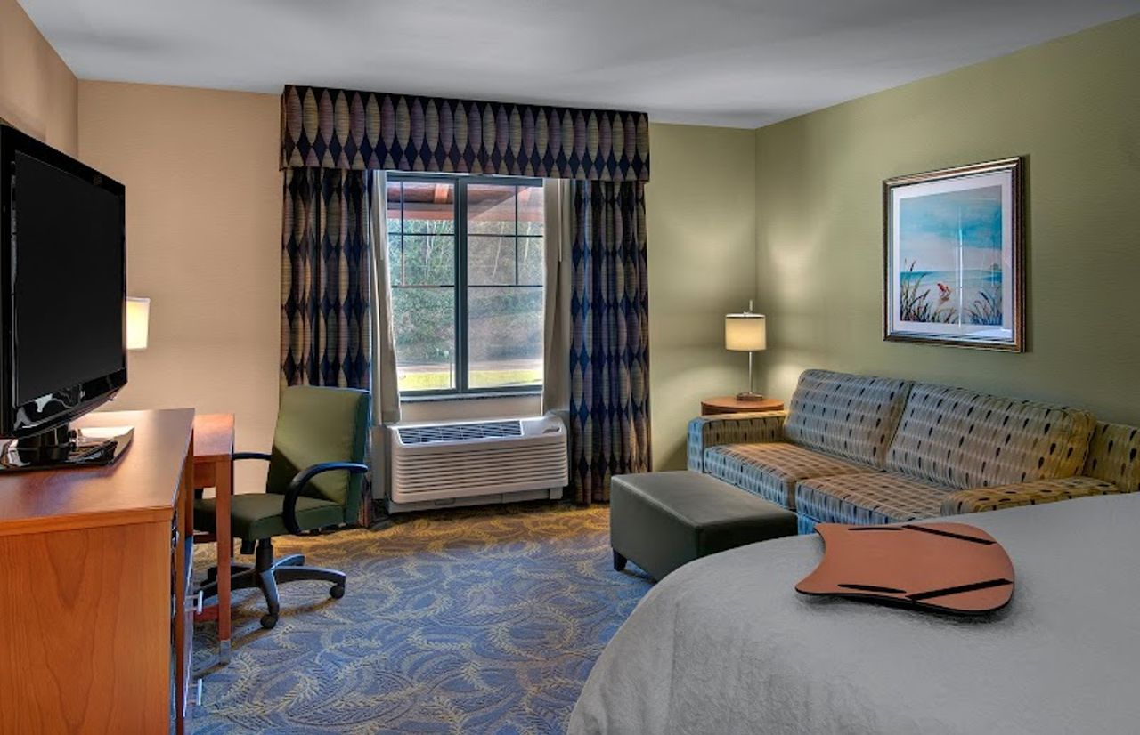 Photo of Hampton Inn & Suites Astoria