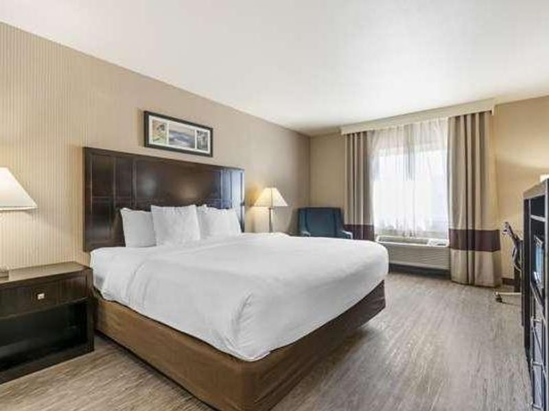 Photo of Comfort Inn Troutdale-Portland East