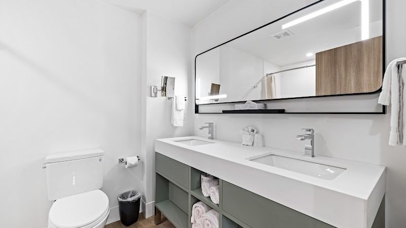 Photo of The Evergreen Hotel