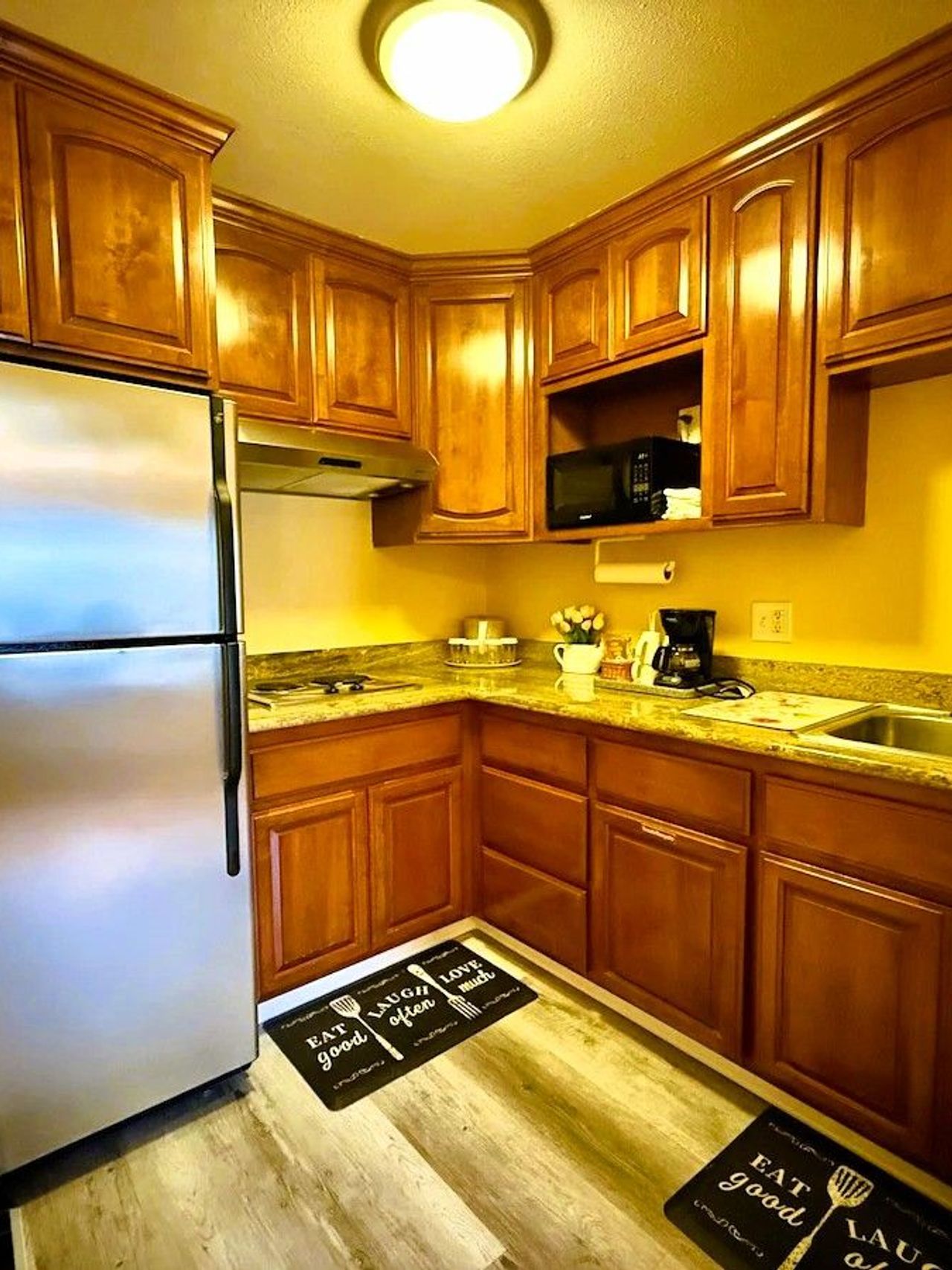 Photo of Monterey Bay Lodge - One-bedroom suite with full kitchen