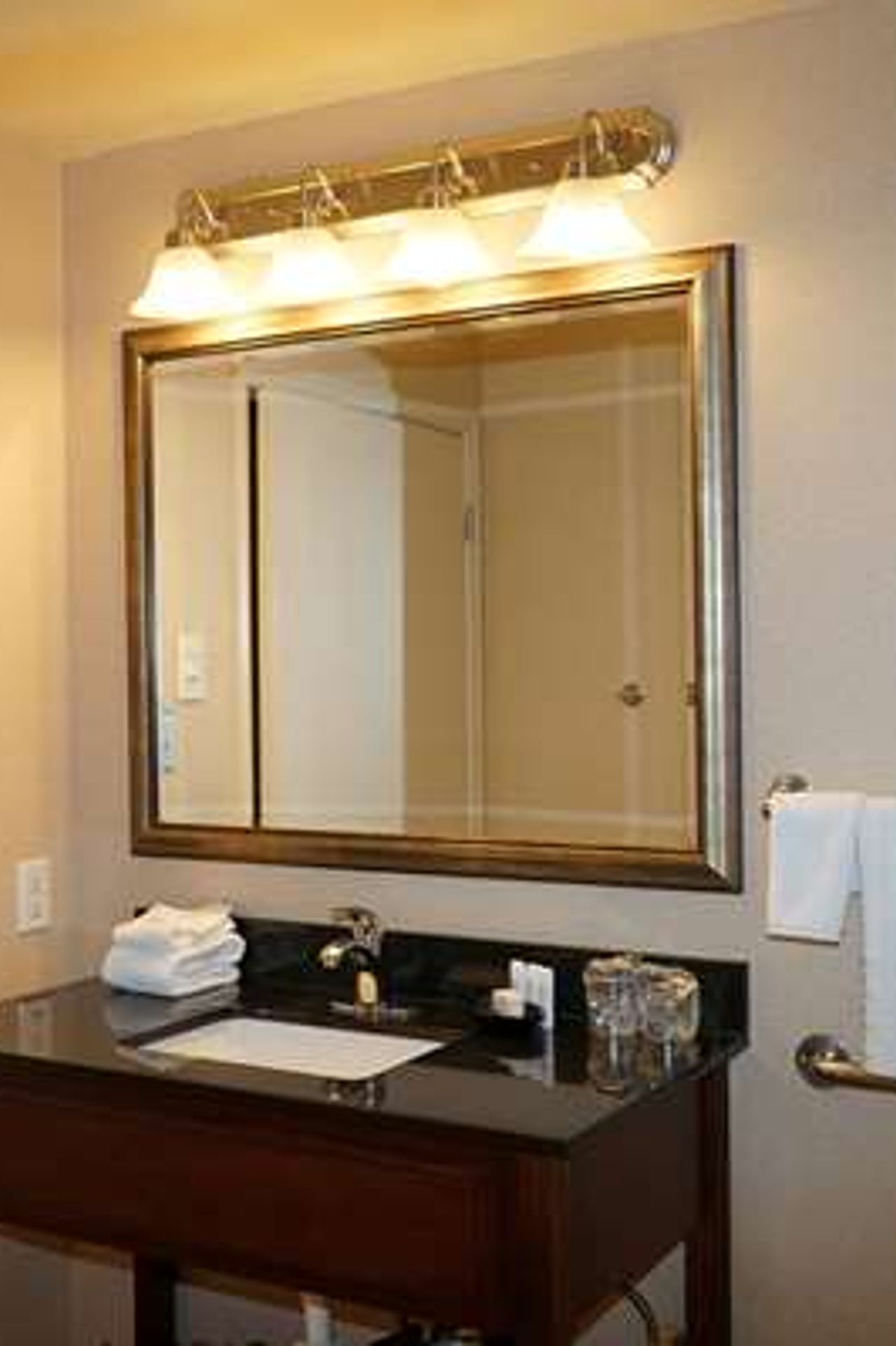 Photo of Wingate by Wyndham Bellingham Heritage Inn