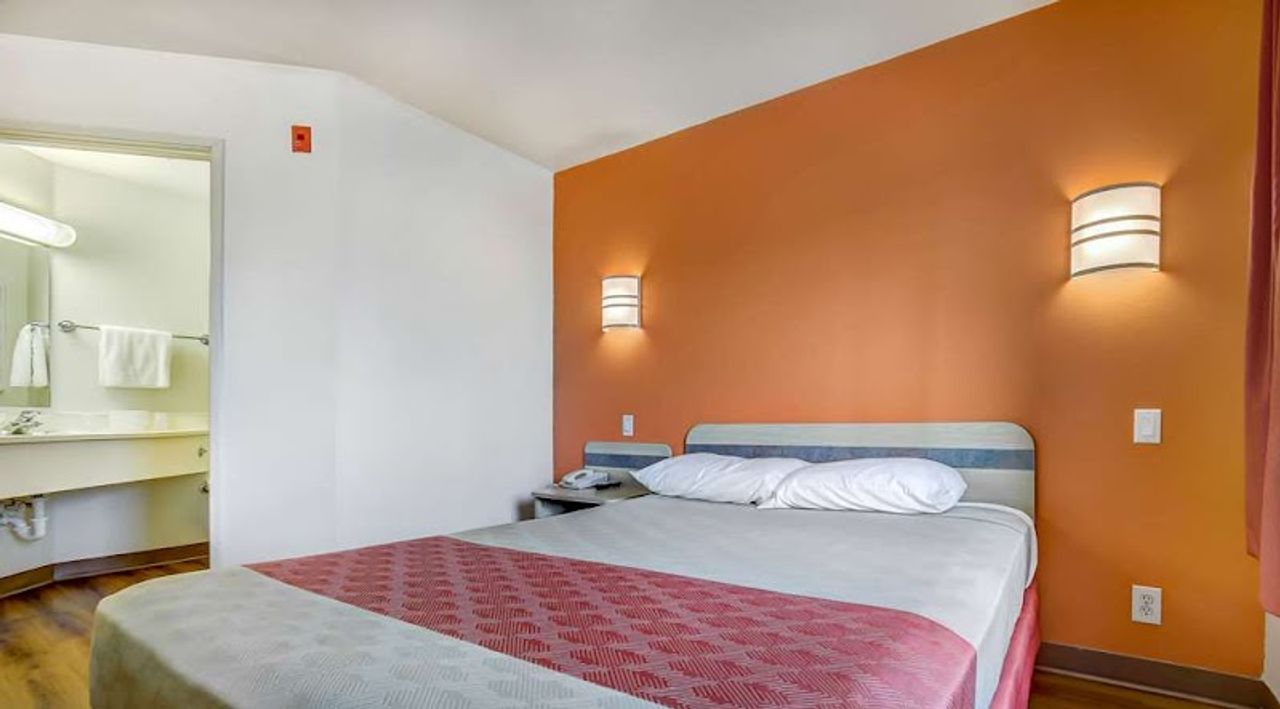 Photo of Motel 6 Roseburg, OR