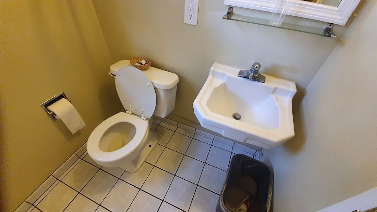 Photo of Echo Lodge - West Sacramento