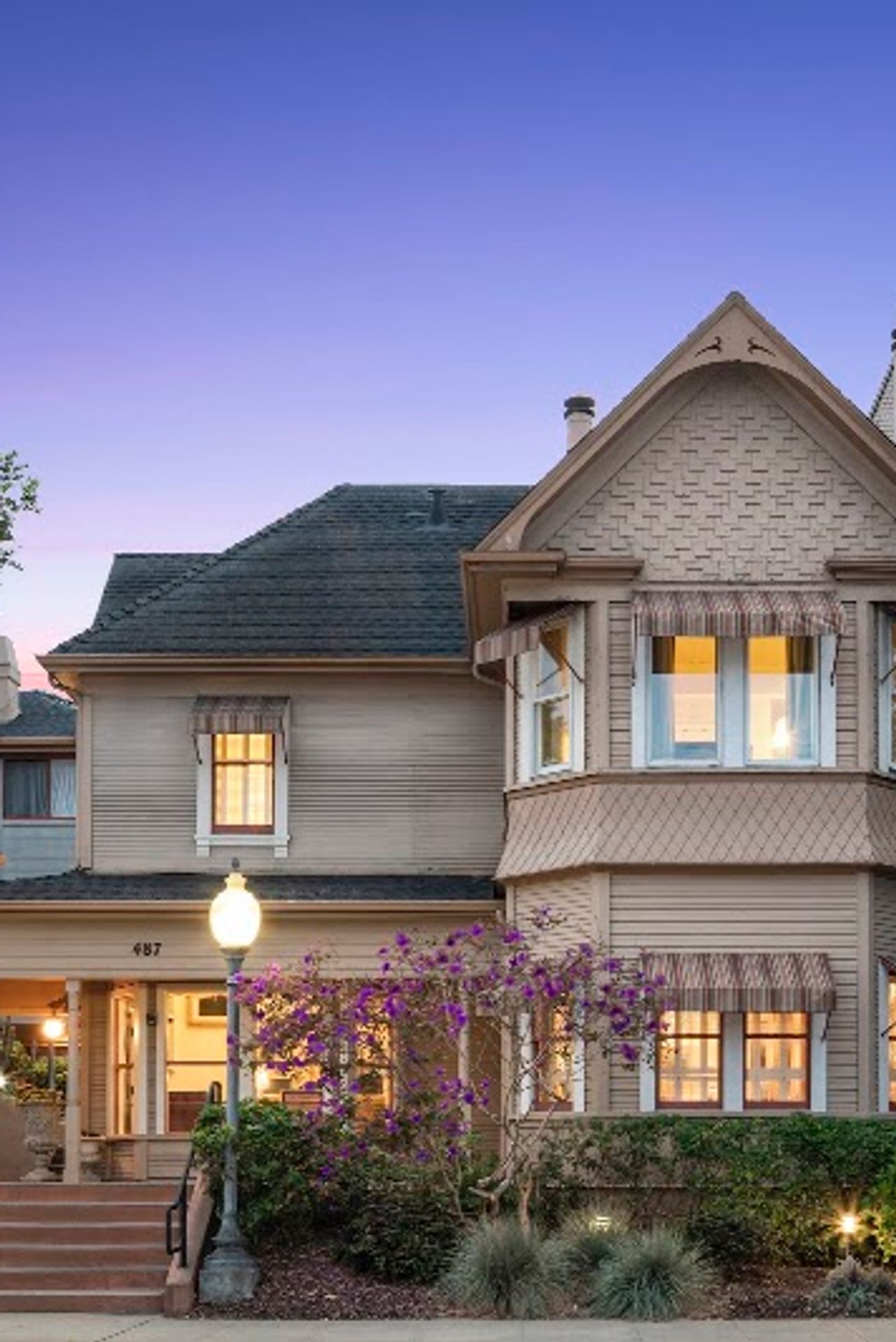 Photo of Victorian Inn - Exterior