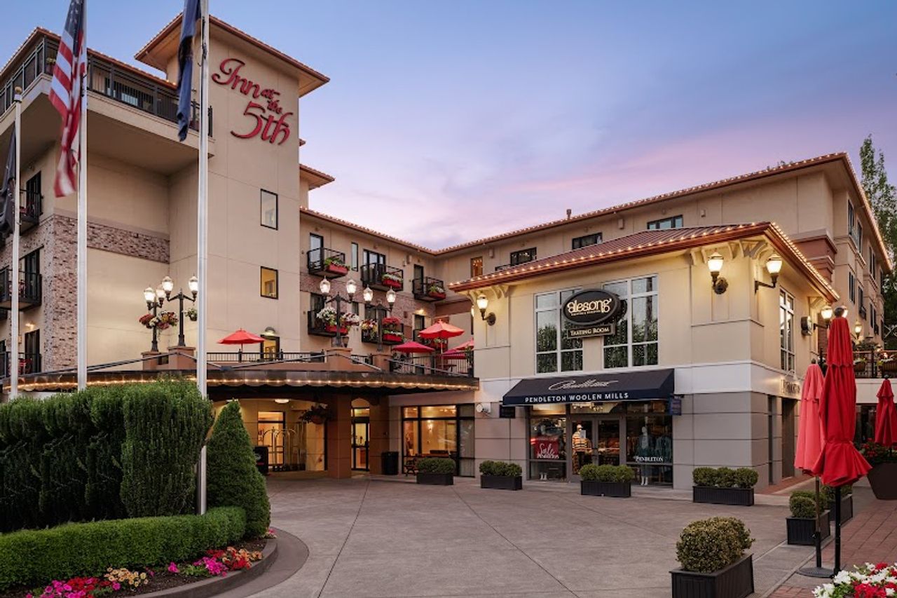 Photo of Inn at the 5th Eugene - Exterior, Property entrance