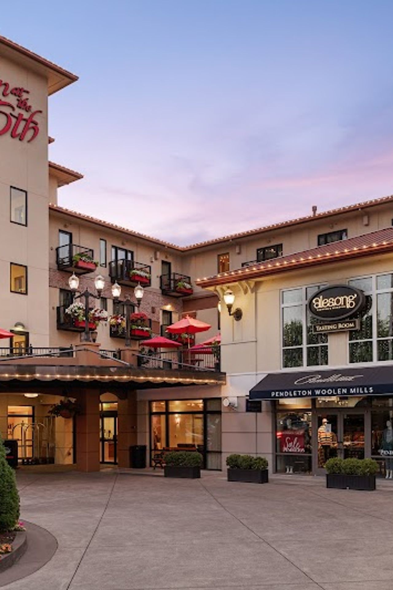 Photo of Inn at the 5th Eugene - Exterior, Property entrance