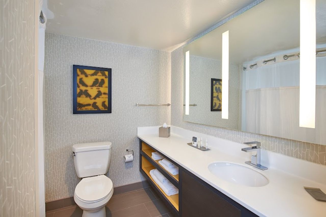 Photo of DoubleTree by Hilton Hotel Fresno Convention Center