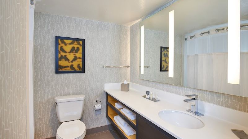 Photo of DoubleTree by Hilton Hotel Fresno Convention Center