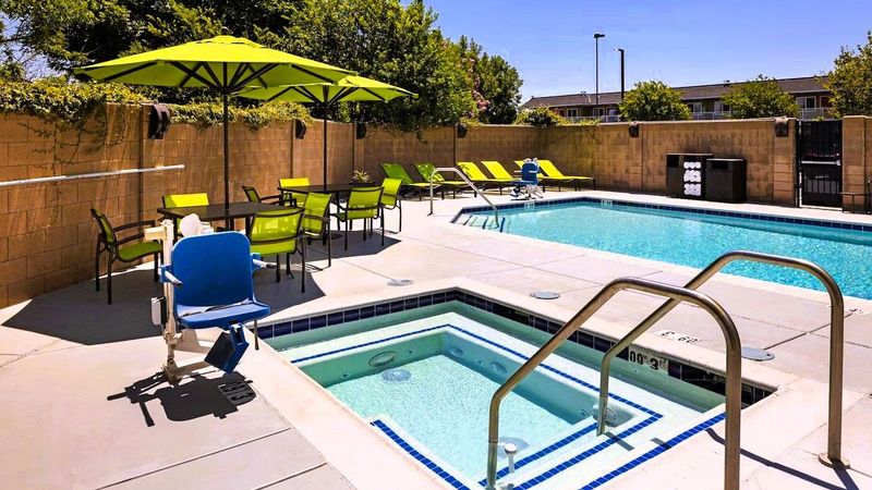 SpringHill Suites Turlock - Outdoor Pool, Whirlpool Hot Tub