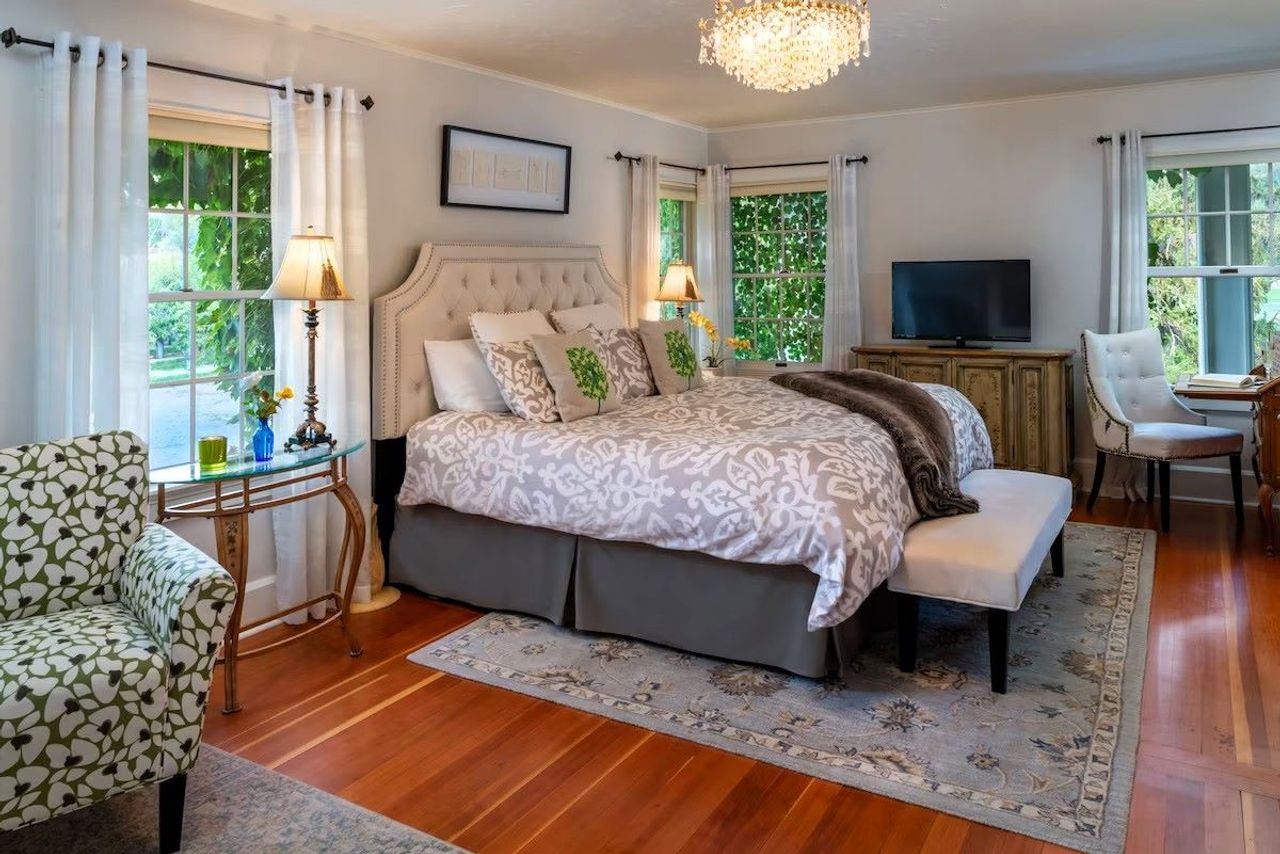 Warm Springs Inn & Winery - Garden Suite