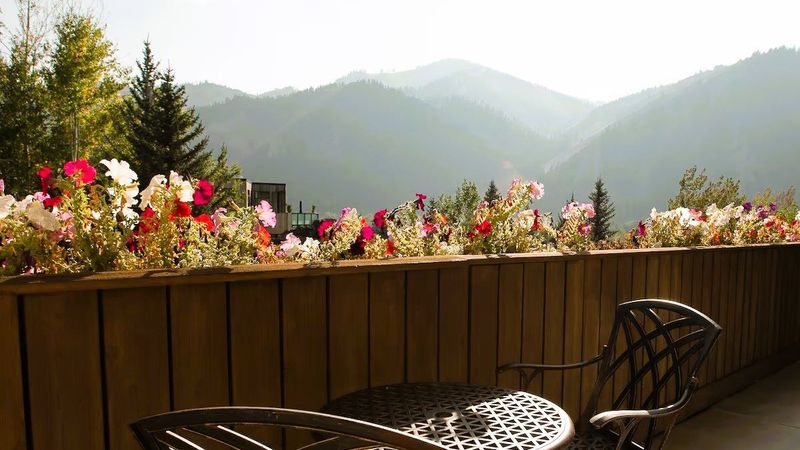 Knob Hill Inn Sun Valley - Private balcony