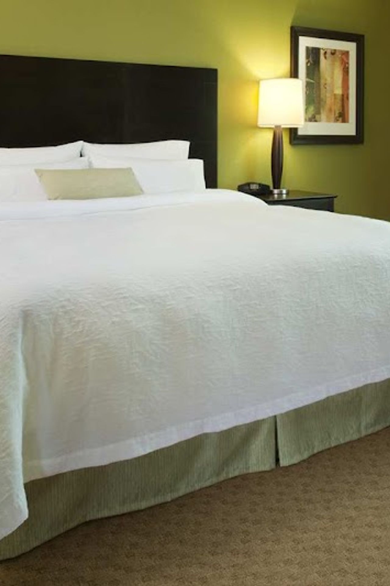 Photo of Hampton Inn & Suites Astoria - Room, King Bed