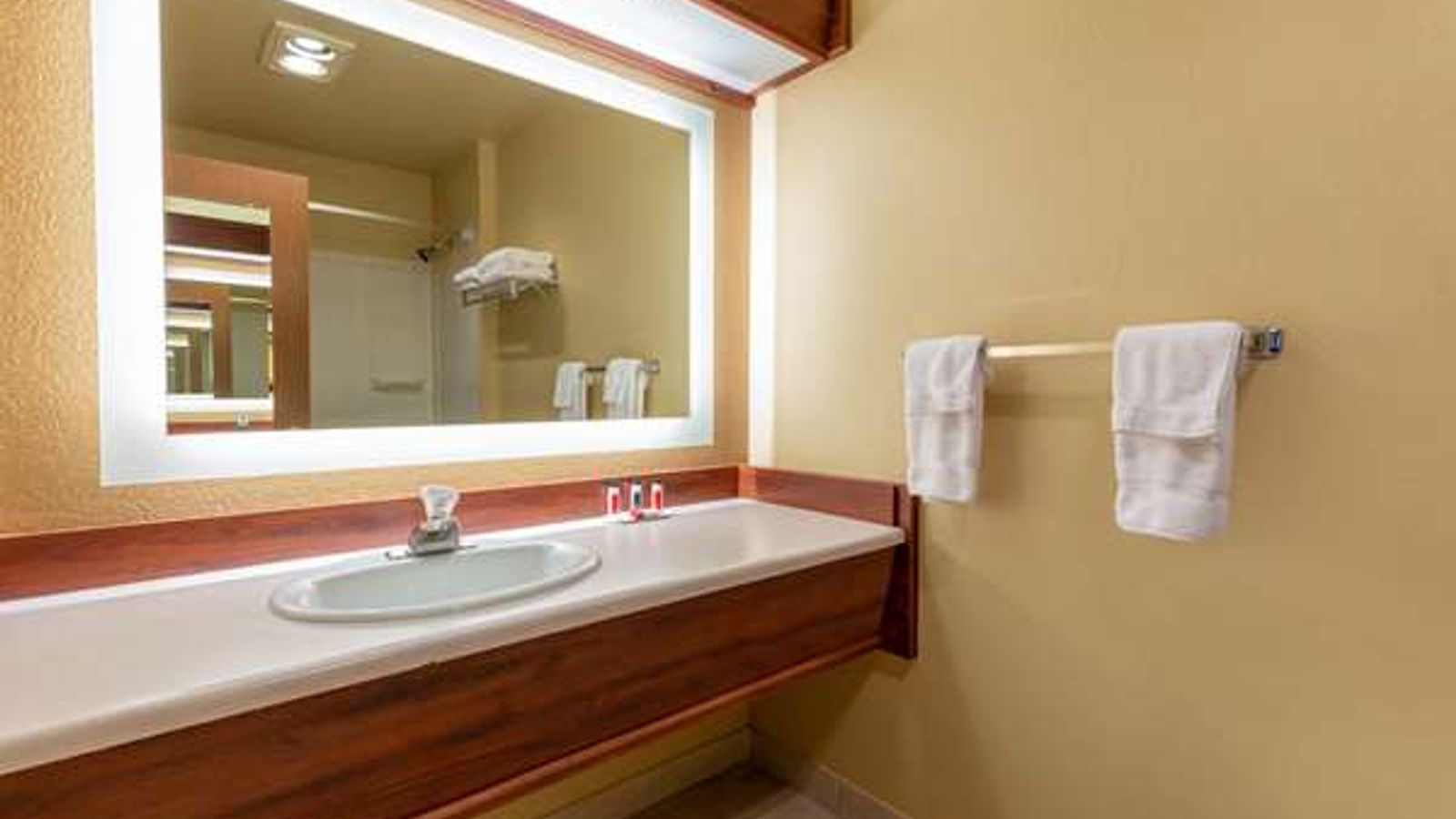 Photo of Howard Johnson by Wyndham Leavenworth