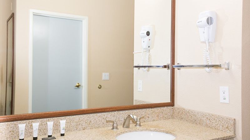 Photo of Red Lion Inn & Suites McMinnville