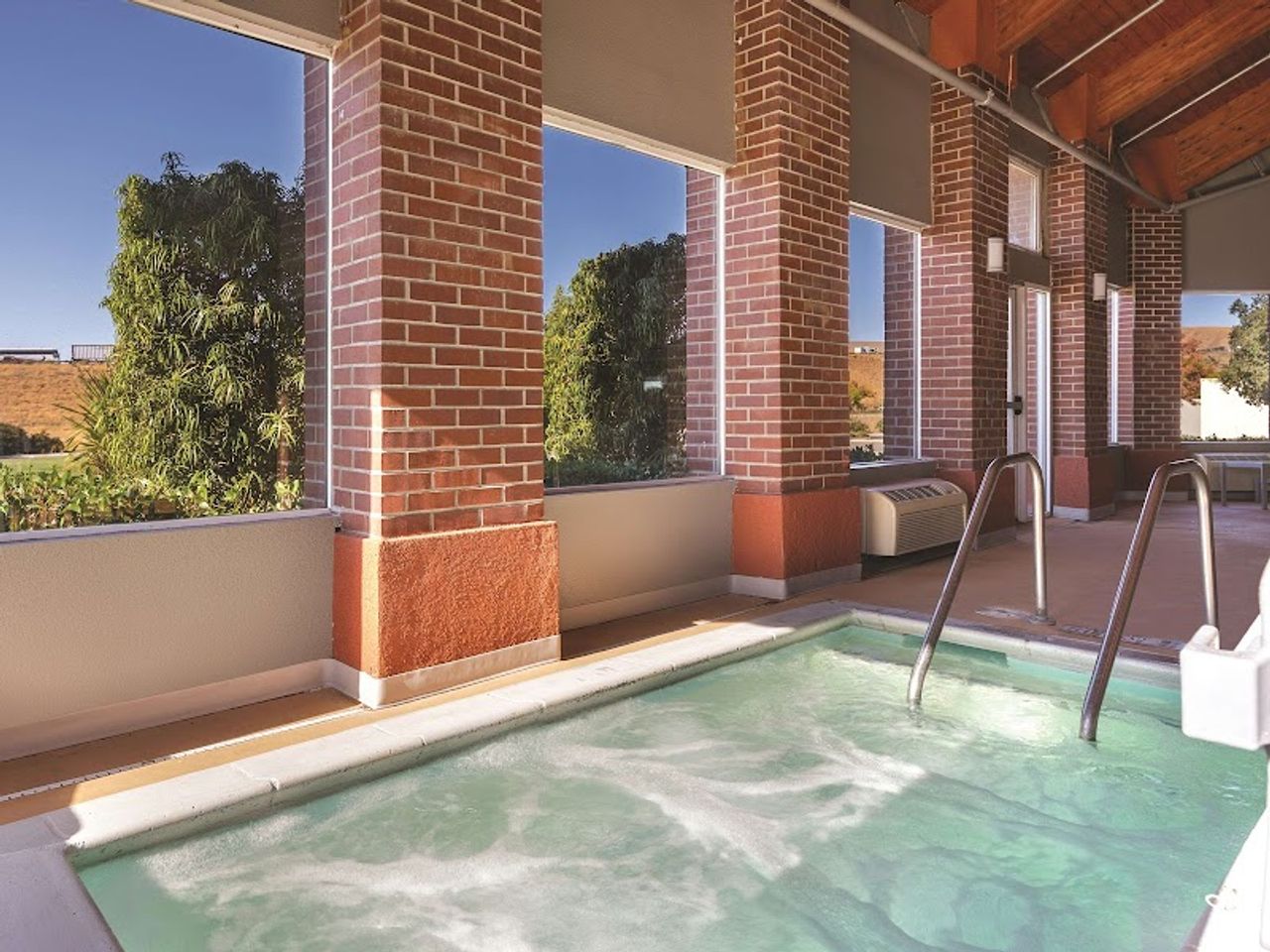 Photo of La Quinta Inn by Wyndham Livermore - Outdoor spa tub