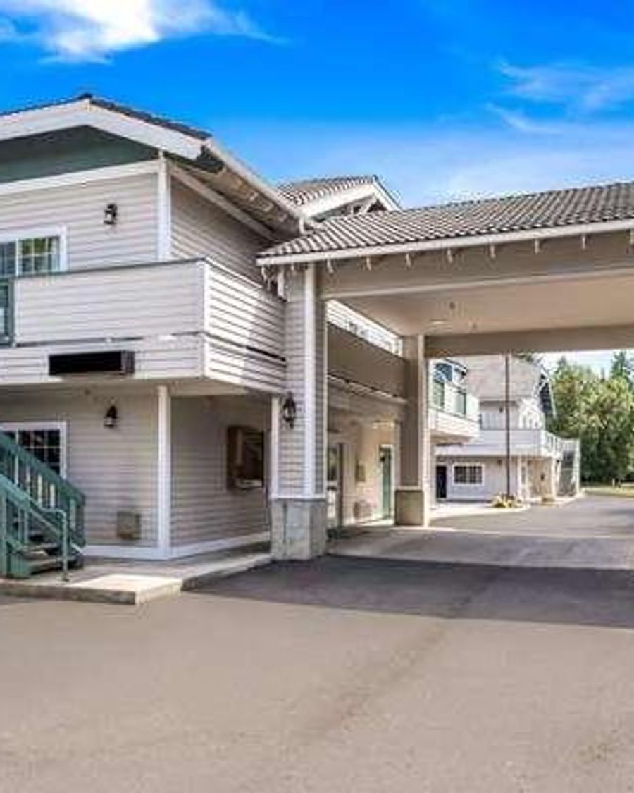 Quality Inn & Suites Bainbridge Island