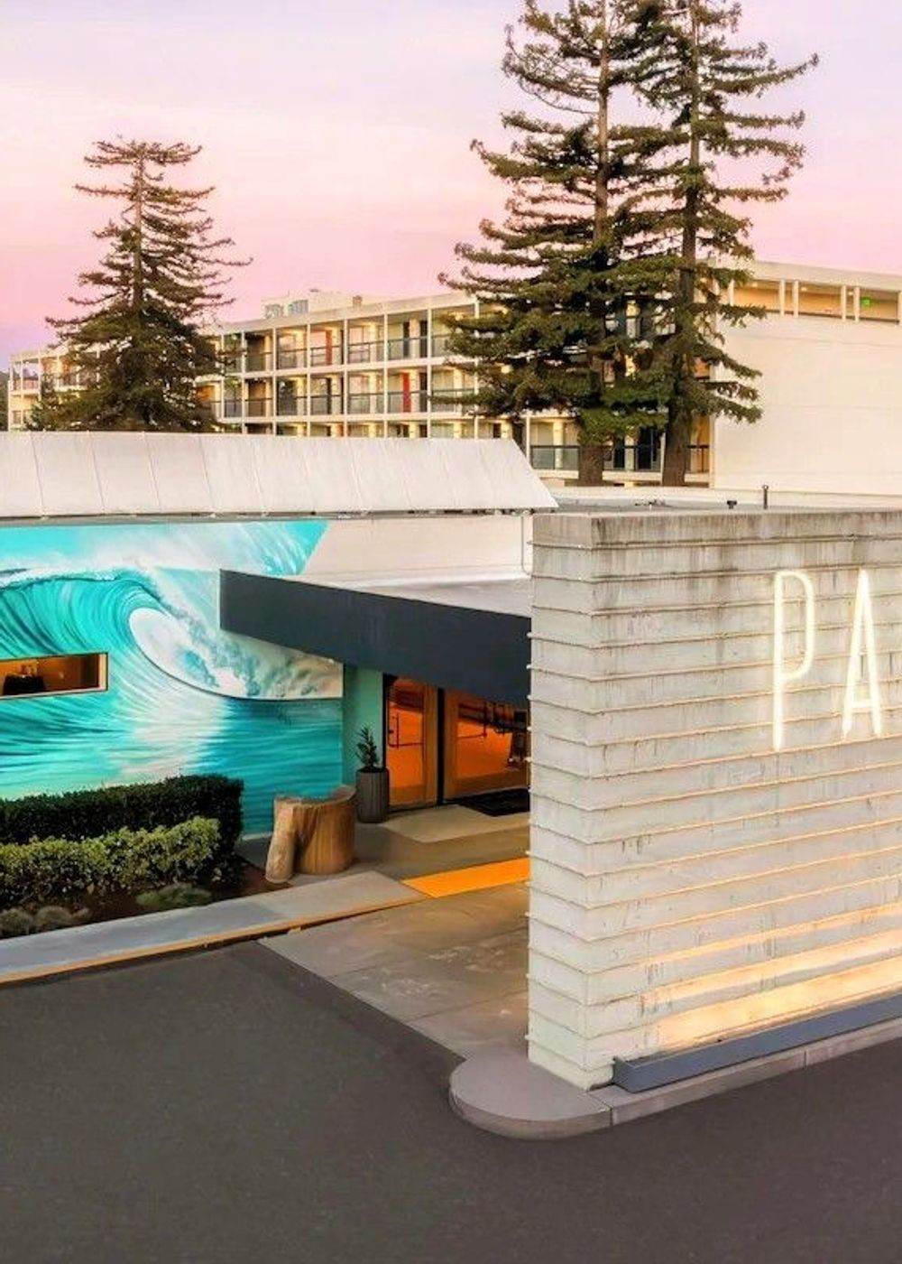 Hotel Paradox, Autograph Collection
