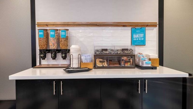 Photo of Hampton Inn & Suites DuPont