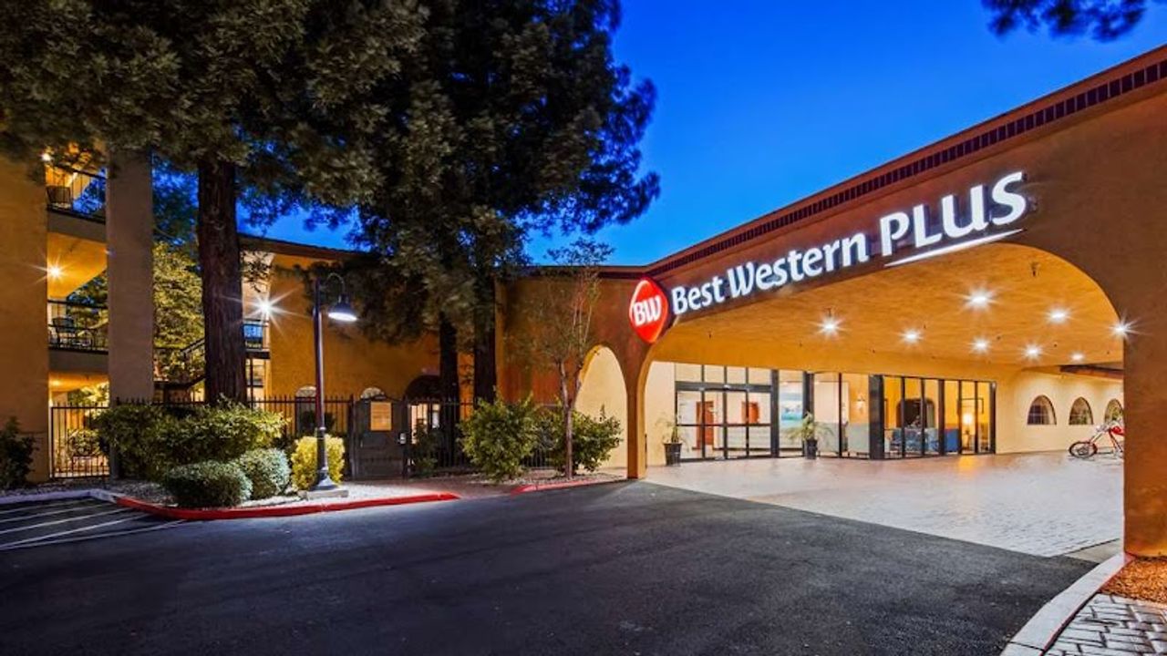 Photo of Best Western Plus Heritage Inn