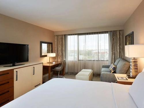 Photo of DoubleTree by Hilton Hotel Fresno Convention Center