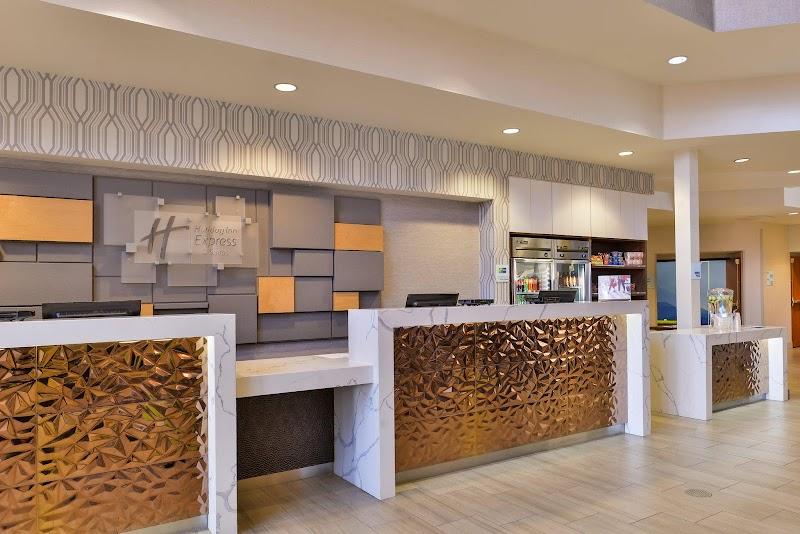 Photo of Holiday Inn Express & Suites Elk Grove Central - Hwy 99 by IHG