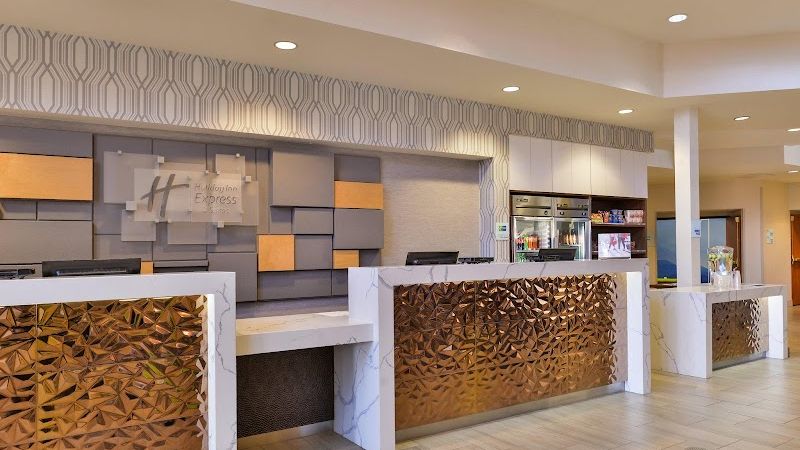 Photo of Holiday Inn Express & Suites Elk Grove Central - Hwy 99 by IHG