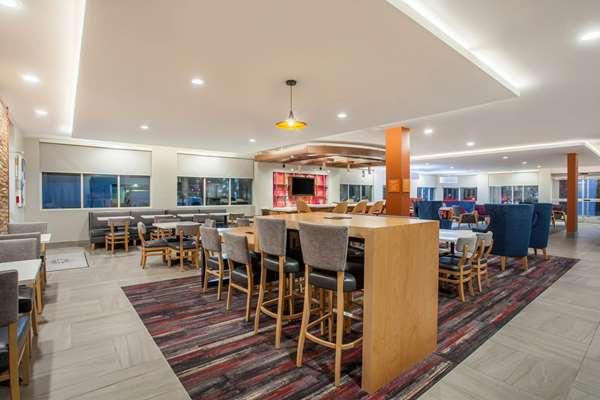 Photo of La Quinta Inn & Suites by Wyndham Madera