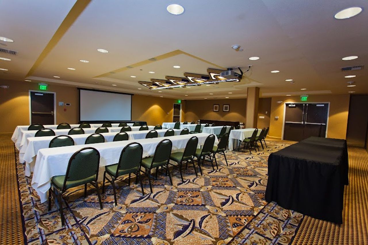 Photo of Holiday Inn Express & Suites Sacramento NE Cal Expo, an IHG Hotel