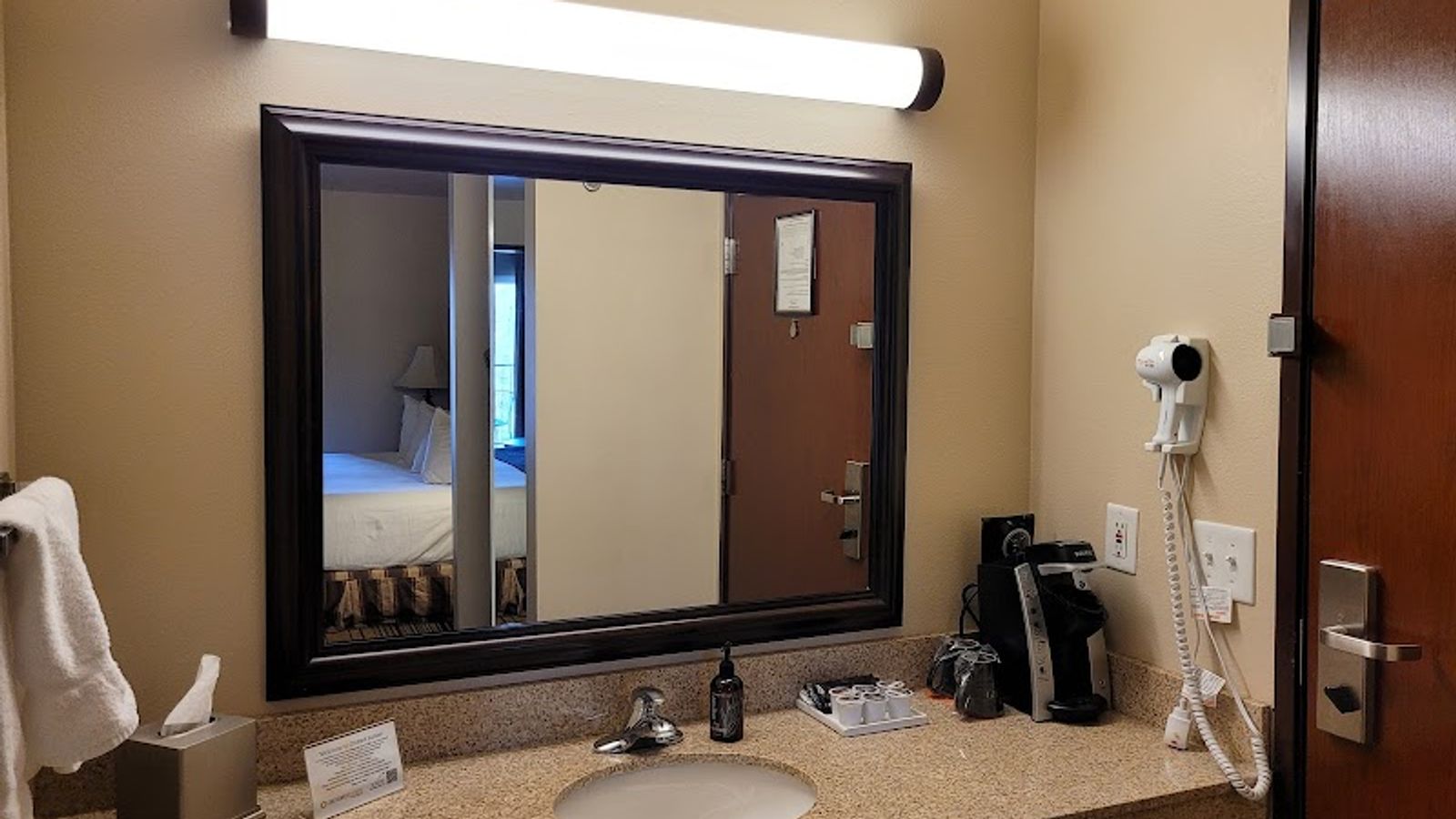 Photo of Oxford Suites Yakima