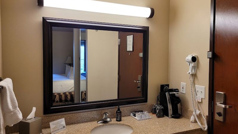 Photo of Oxford Suites Yakima