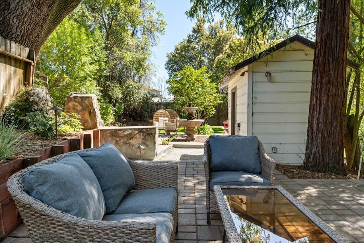 Photo of Cinnamon Bear Creekside Inn