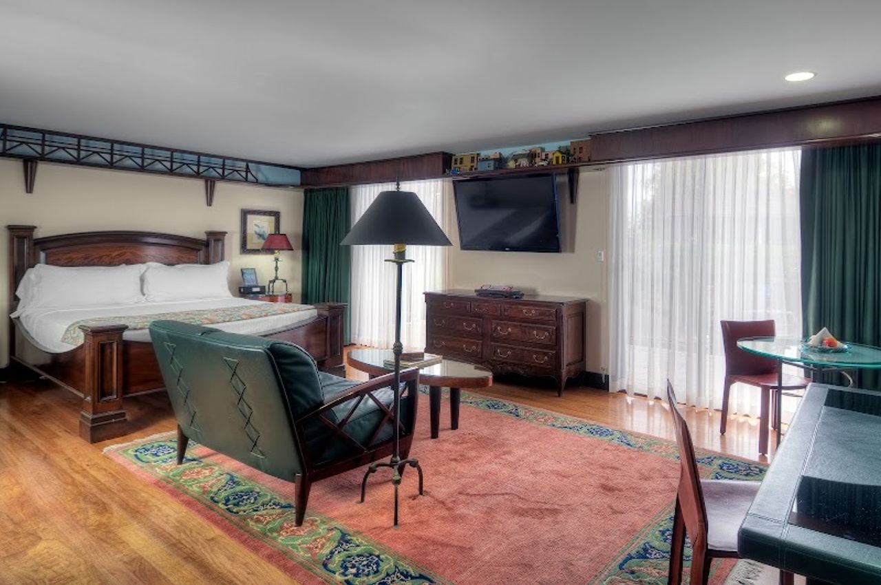 Photo of Dinah's Garden Hotel