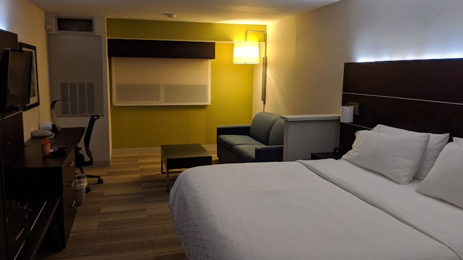 Photo of Holiday Inn Express & Suites Seattle-Everett, an IHG Hotel