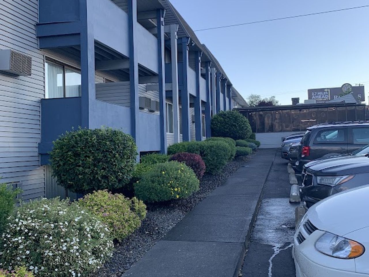 Photo of Days Inn & Suites by Wyndham Spokane