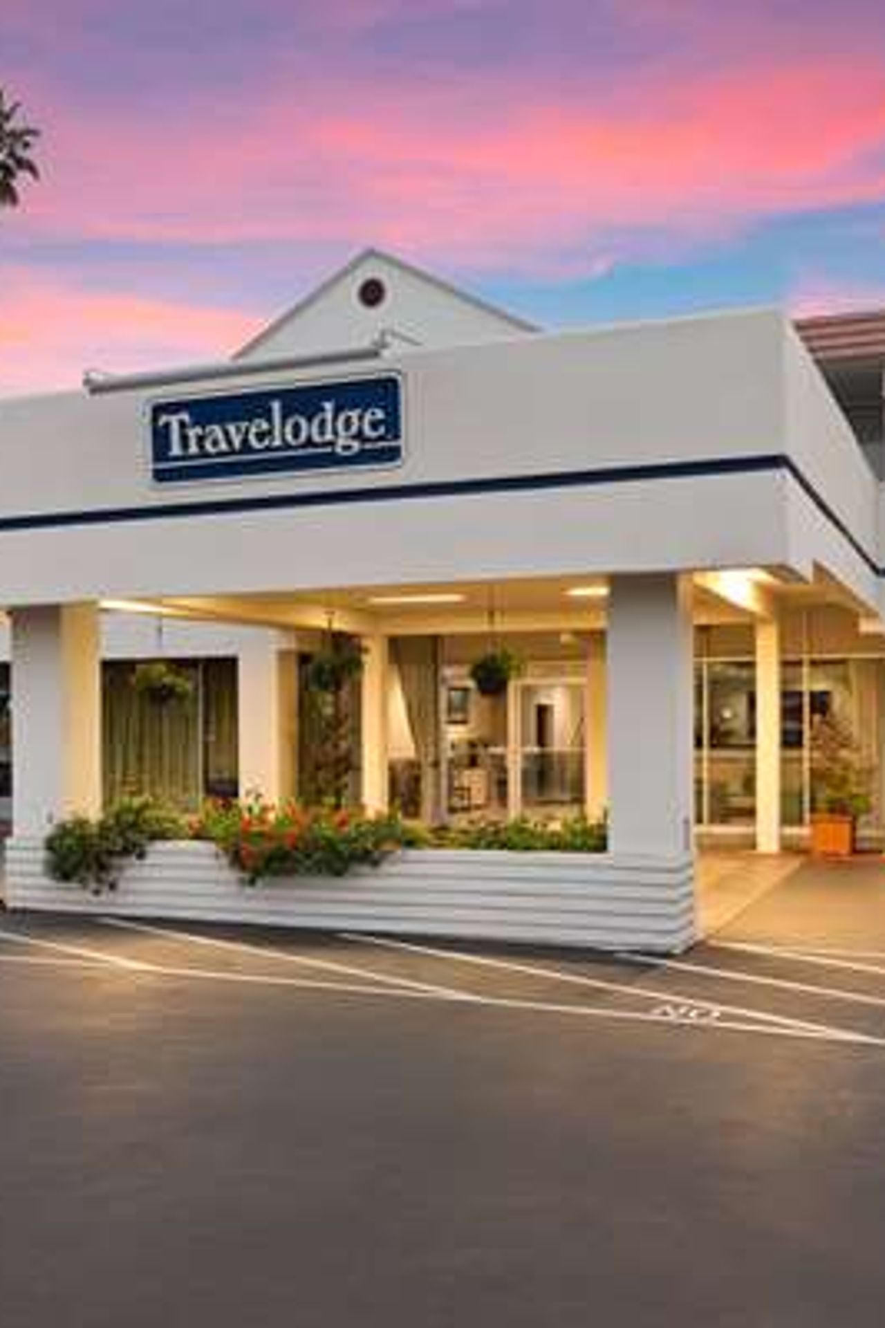 Photo of Travelodge by Wyndham Monterey Bay - Exterior, Property Entrance