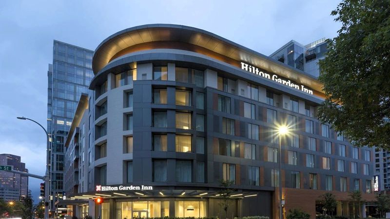 Hilton Garden Inn Seattle Bellevue Downtown