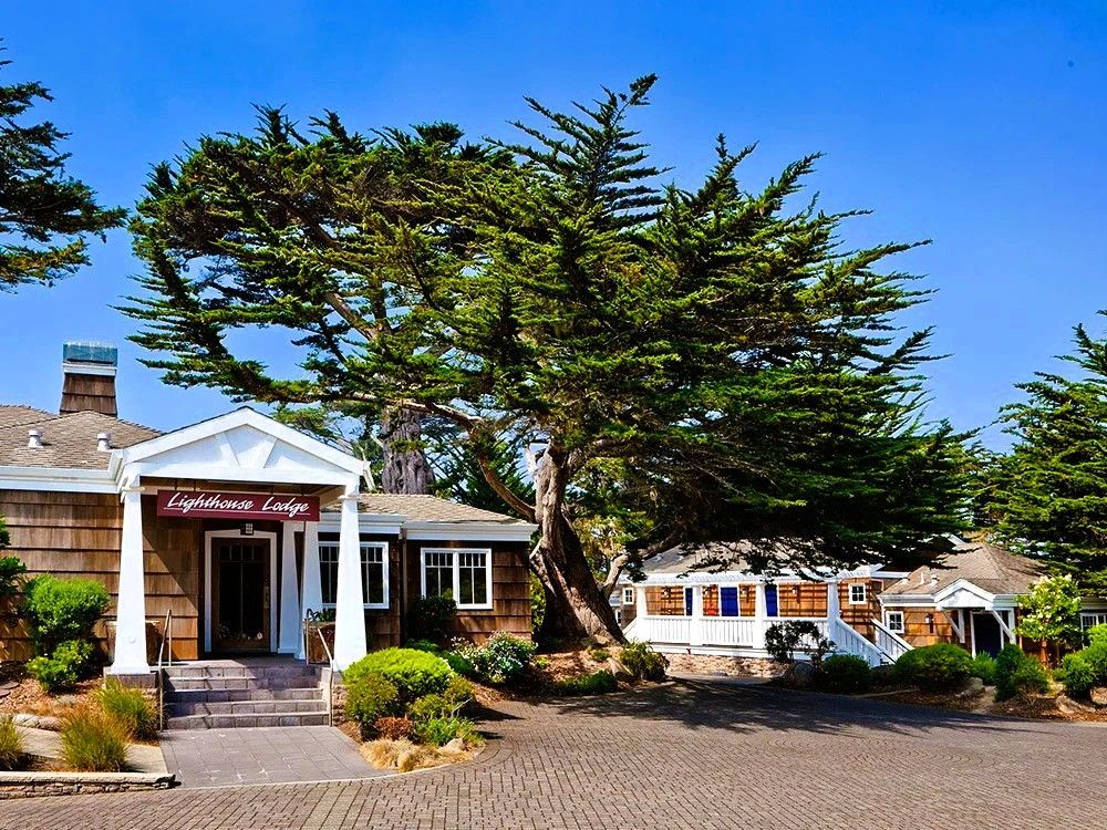 Lighthouse Lodge & Cottages - Exterior