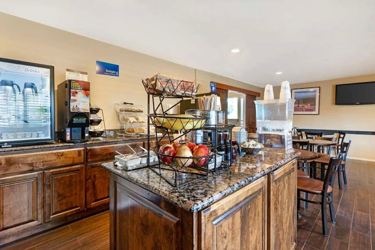 Photo of Best Western Sonoma Winegrower's Inn