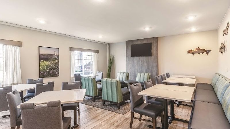 Photo of La Quinta Inn & Suites by Wyndham Newport