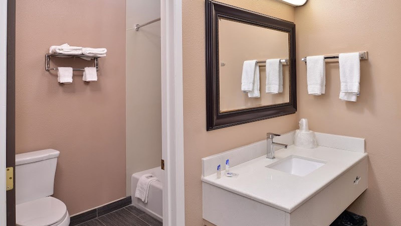 Photo of Americas Best Value Inn & Suites Madera